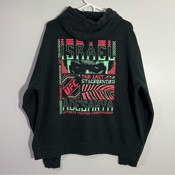 UFC Israel Adesanya Fighting Black Red Green Pullover Sweatshirt Hoodie Mens XL - Picture 1 of 5